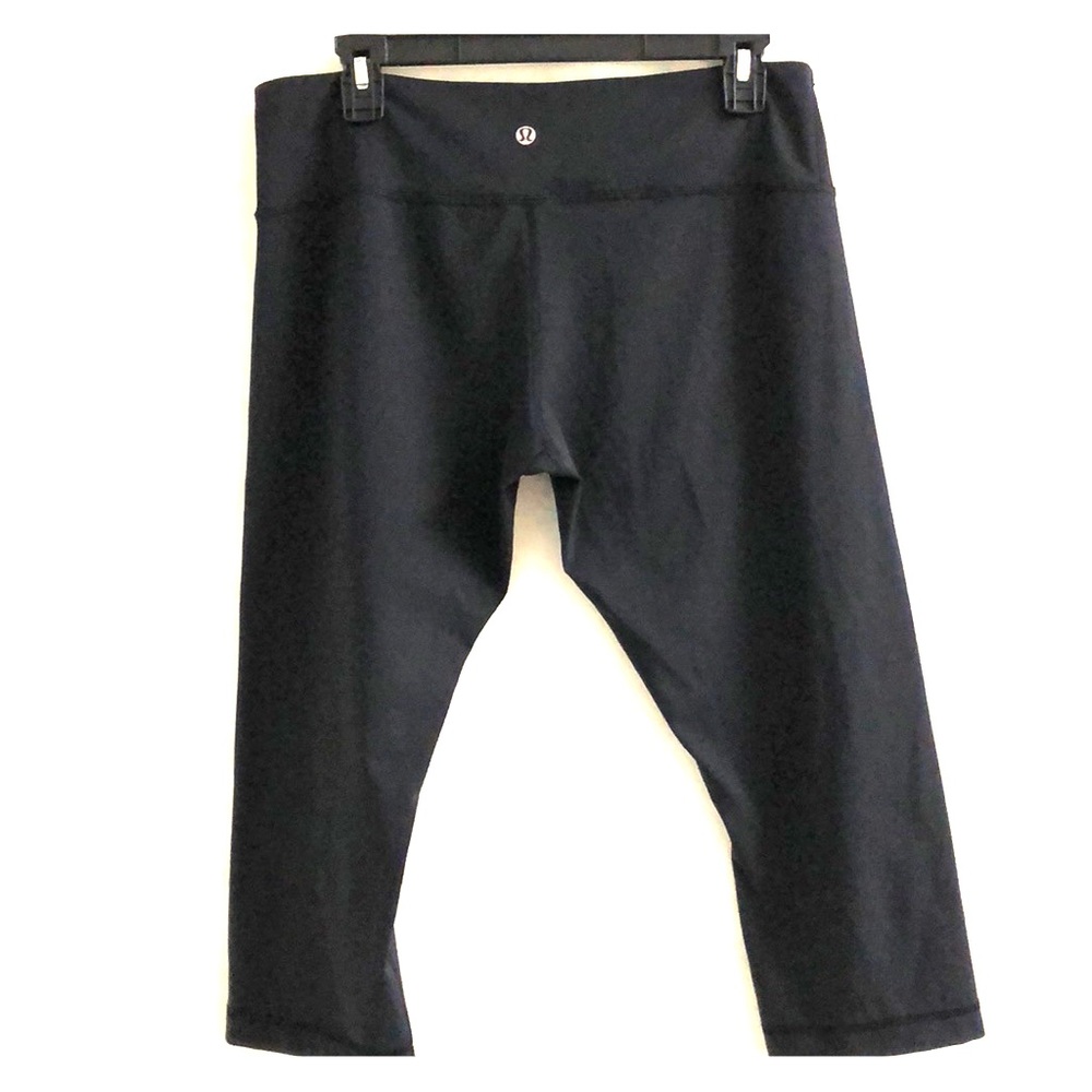 Lululemon Black cropped pants sz 12